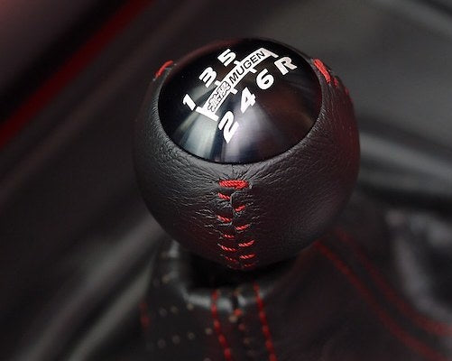 Pommeau de levier de vitesse Mugen Sphere 6MT en cuir