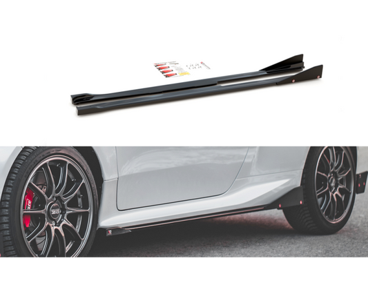 Jupes latérales avec rabats V.2 Maxton Design Toyota GR Yaris Mk4